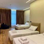 Andi Downtown Deluxe