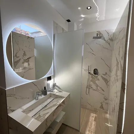 Andi Downtown Deluxe 酒店 Vlorë
