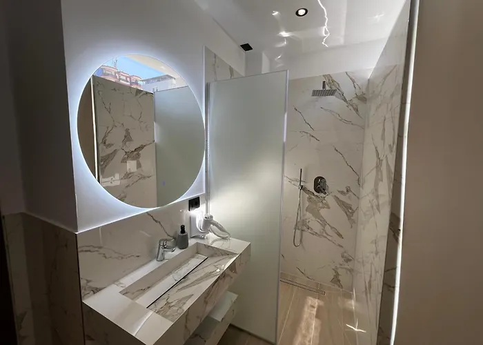 Andi Downtown Deluxe Hotel Vlorë