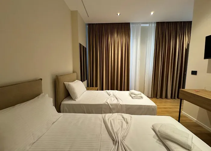 Andi Downtown Deluxe Hotel *