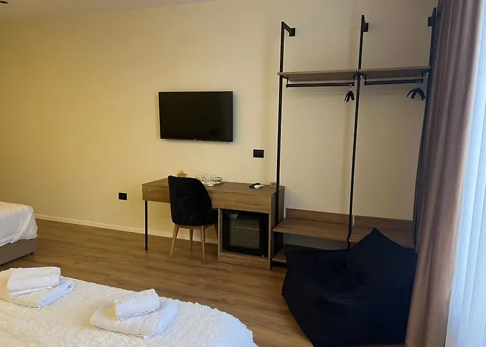 Andi Downtown Deluxe Hotel Vlorë