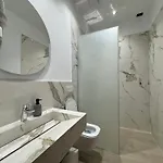 מלון Andi Downtown Deluxe
