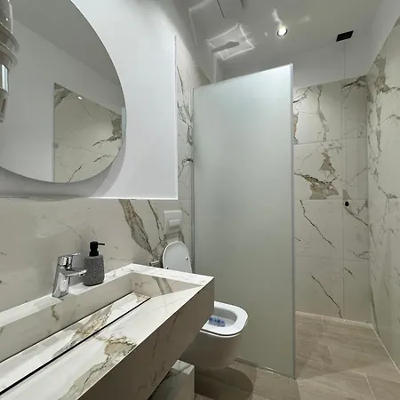 Hotel Andi Downtown Deluxe