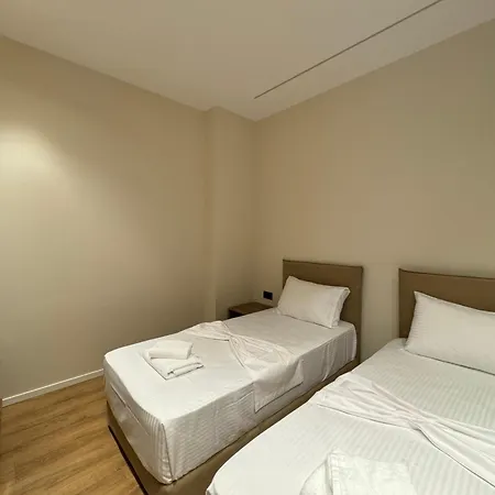 Hotel Andi Downtown Deluxe