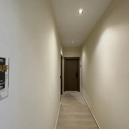 Andi Downtown Deluxe Hotel *