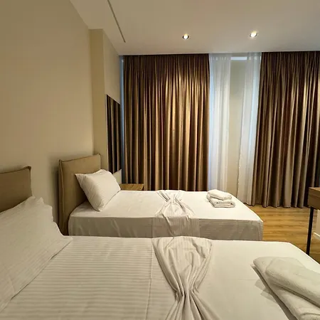 Andi Downtown Deluxe Hotel *