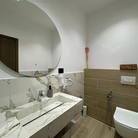 Hotel Andi Downtown Deluxe Vlorë