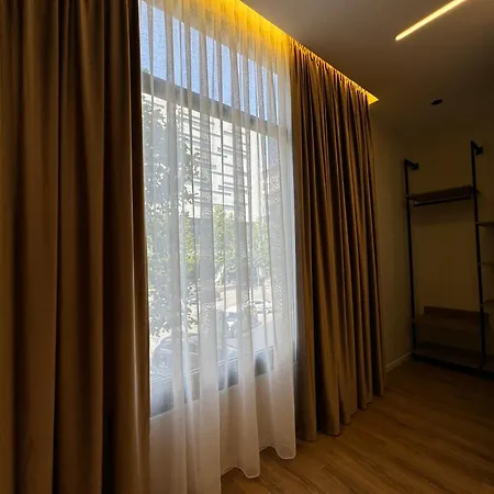 Andi Downtown Deluxe Vlorë