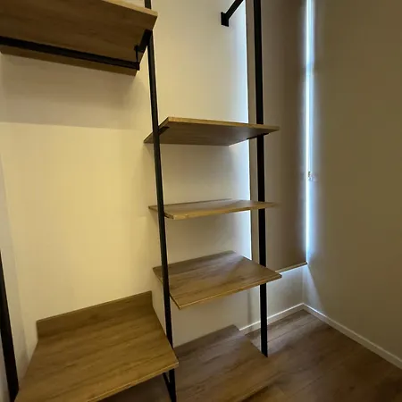 Andi Downtown Deluxe Hotel Vlorë