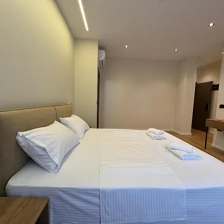 Andi Downtown Deluxe Otel