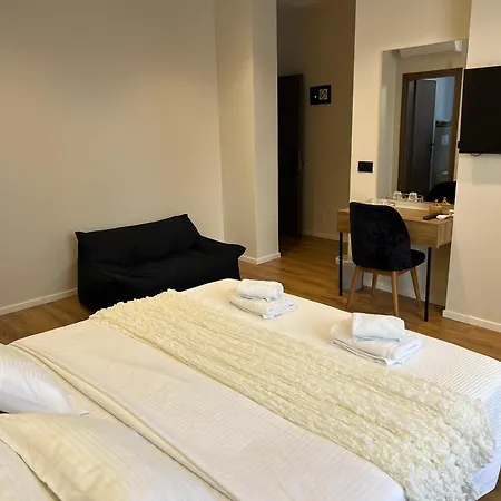 Hotel Andi Downtown Deluxe Vlore
