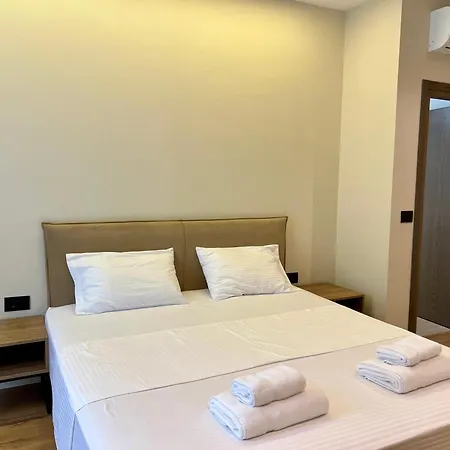 Andi Downtown Deluxe * Vlorë