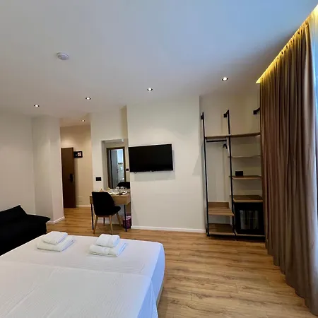 Otel Andi Downtown Deluxe *