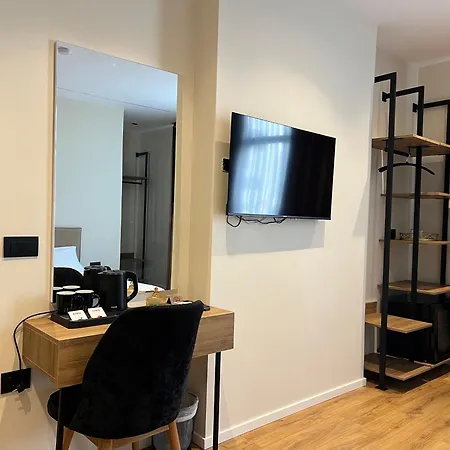 Hotel Andi Downtown Deluxe