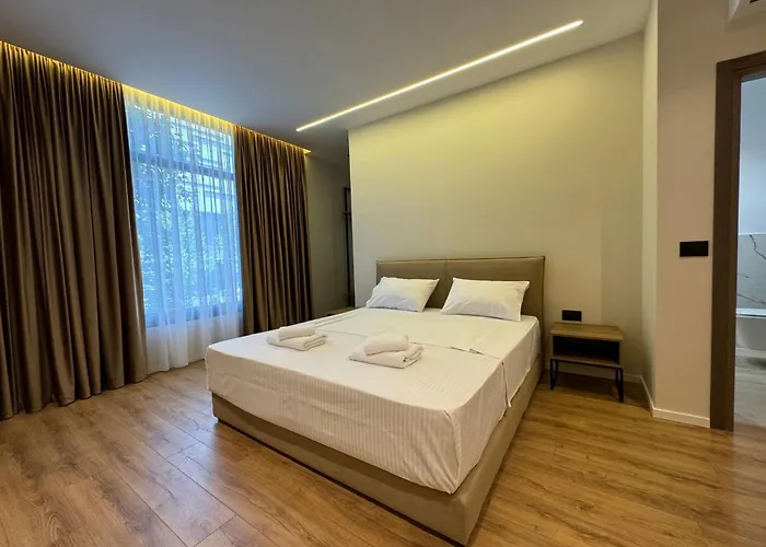 Andi Downtown Deluxe * Vlorë