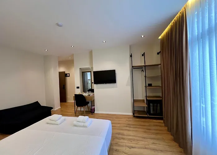 Hotel Andi Downtown Deluxe *